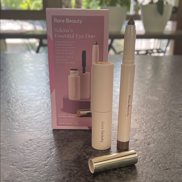 Rare Beauty Selena’s Essential Eye Duo eyeshadow deep golden olive+ mascara - Picture 8 of 8